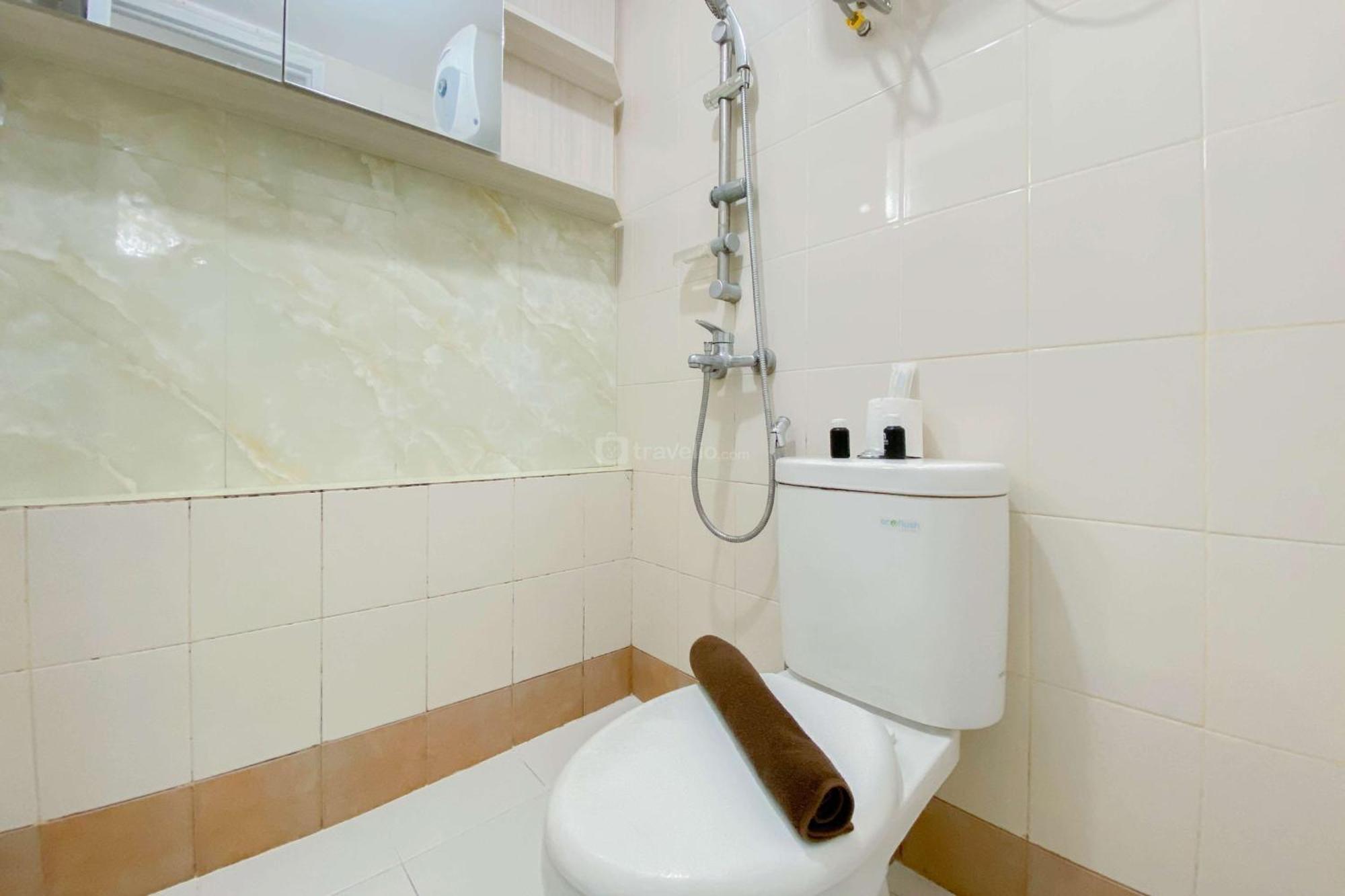 Pangsapuri Comfortable And Homey 2br At Bassura By Travelio Jakarta